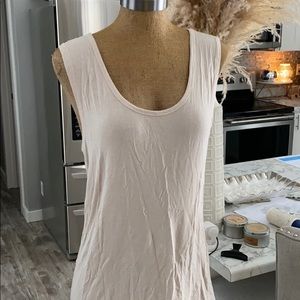 Thin soft tank flowy